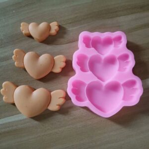 Puntilla corazones con alas x 3 (HL) G36-001W7